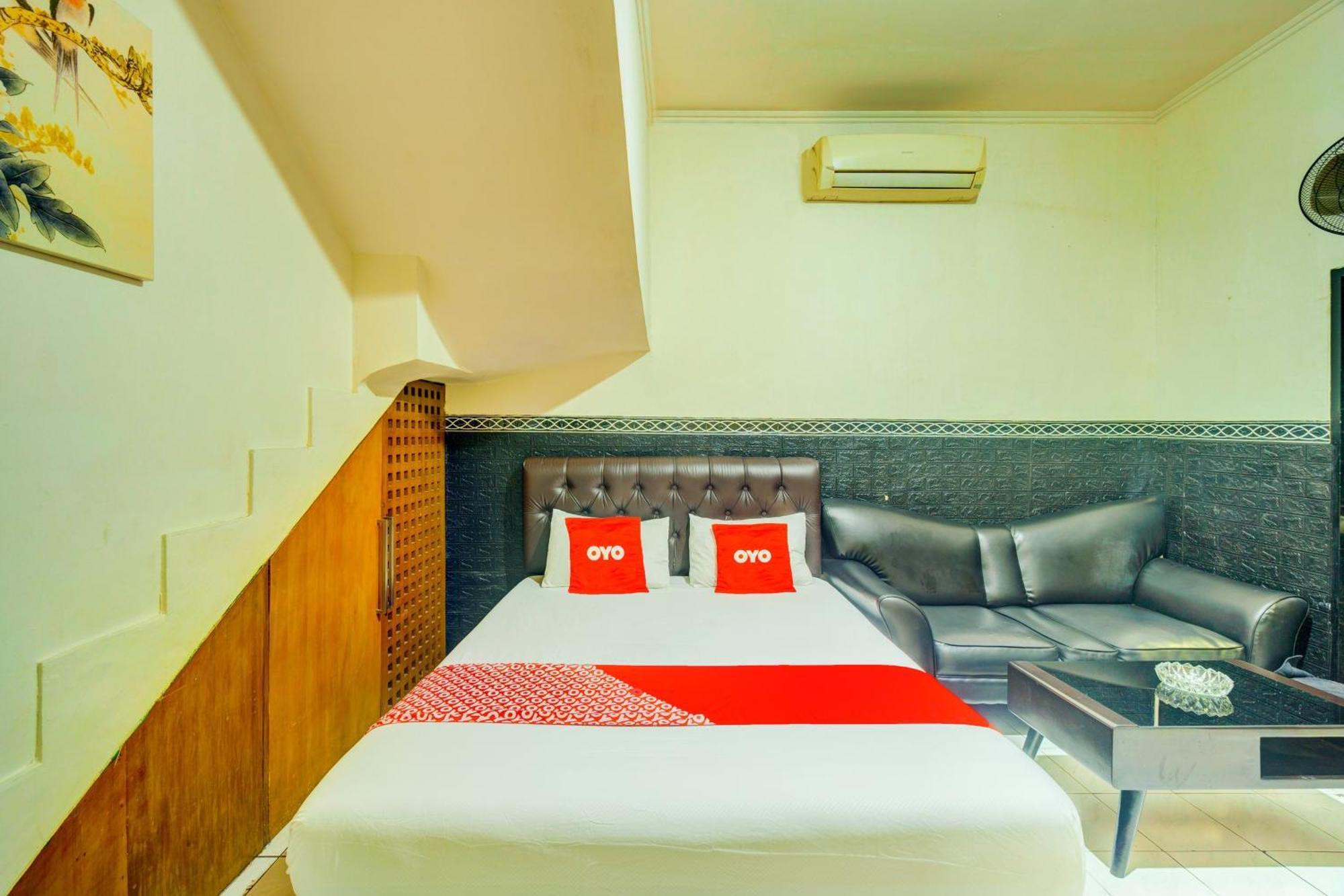 Hotel Oyo 93132 Modom Near Rs Islam Kopi 2*