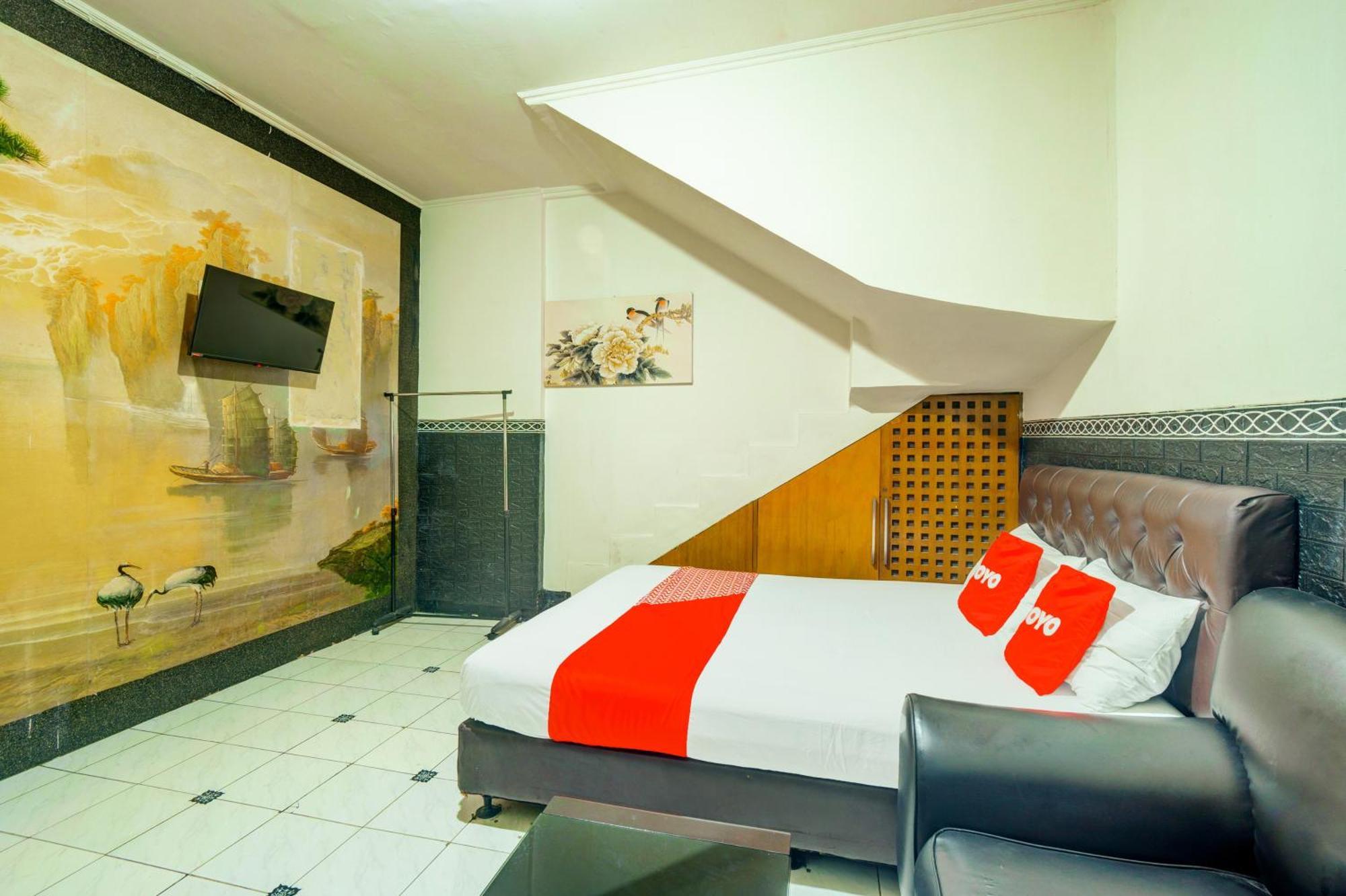Oyo 93132 Modom Near Rs Islam Kopi Hotel 2*