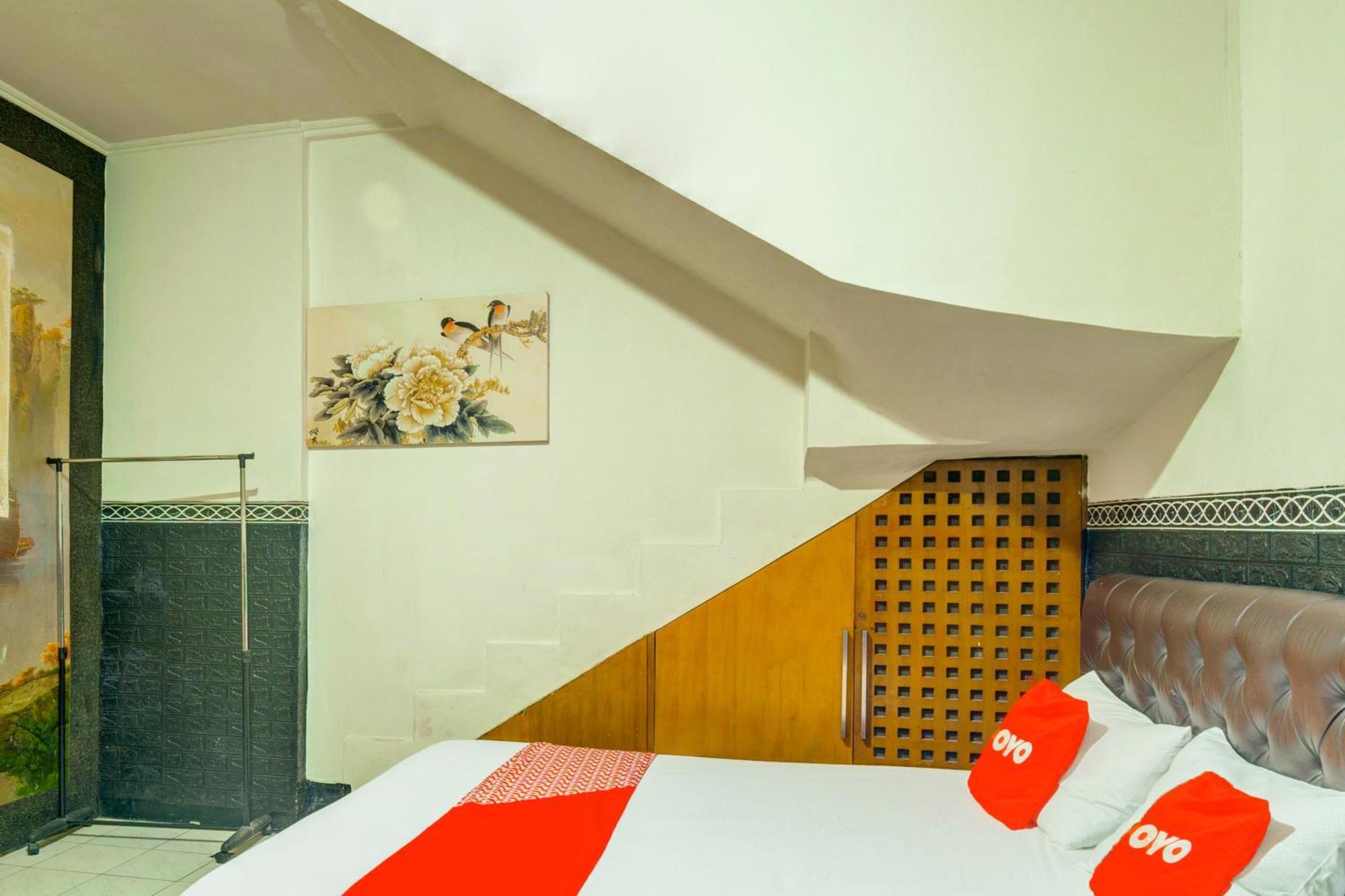 Hotel Oyo 93132 Modom Near Rs Islam Kopi 2*