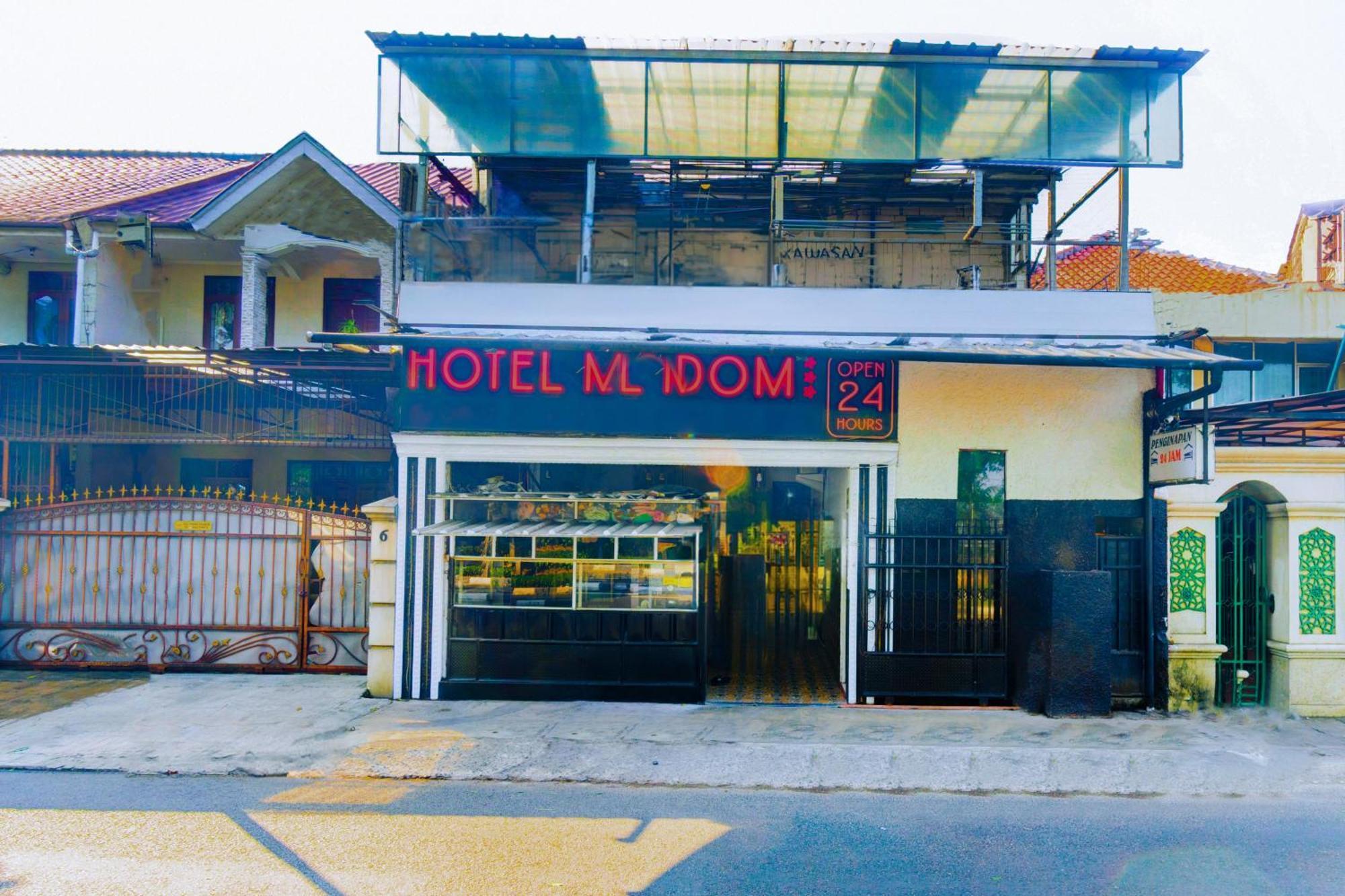 Hotel Oyo 93132 Modom Near Rs Islam Kopi