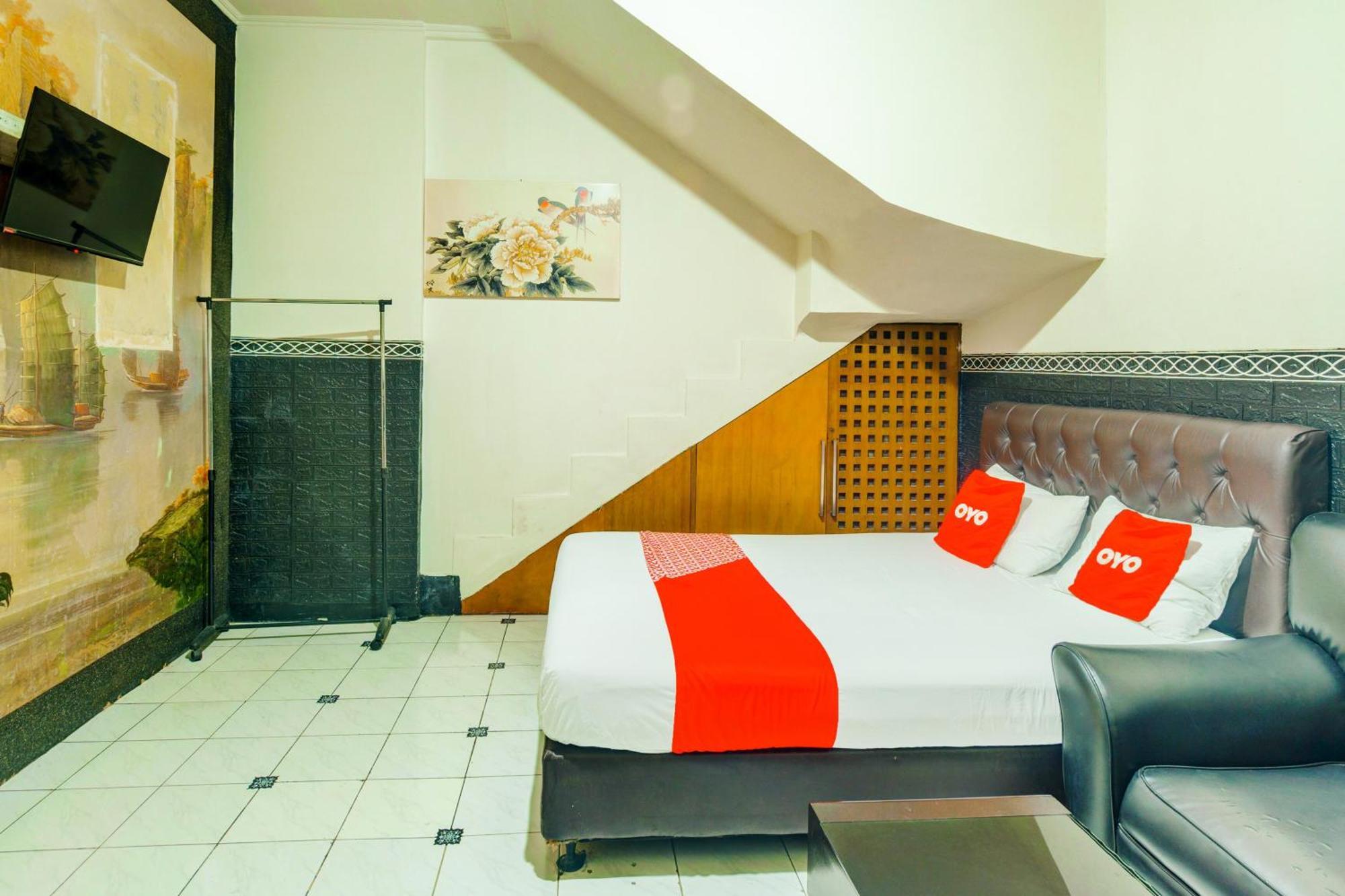 Oyo 93132 Modom Near Rs Islam Kopi Hotel Jakarta